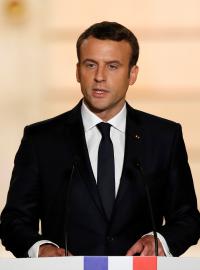 Macron už dříve slíbil, že chce překonat propast mezi levicí a pravic