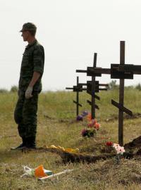 Hroby neznámých vojínů na východě Ukrajiny