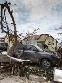 Devastaci, kterou na Svatém Martinu způsobil hurikán Irma, odhadla Francie na v přepočtu 31 miliard korun.