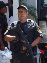 Mexická policie v oblasti Tecatitlan při operaci spojené s únosem čtyř Italů