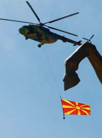 Makedonská vlajka (ilustrační foto).