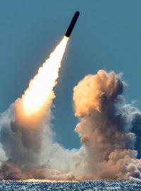 Test balistické rakety Trident II D5, která byla vypuštěna z americké ponorky USS Nebraska (ilustrační snímek)