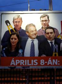 Billboard Fideszu spojující opozici s Georgem Sorosem.