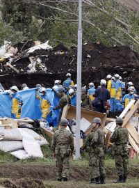 Následky zemětřesení v japonské Acumě