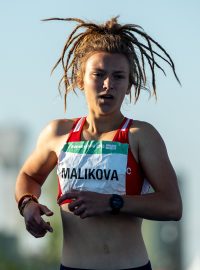 Barbora Malíková vyhrála na olympijských hrách mládeže v Buenos Aires závod v běhu na 400 metrů.