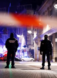 Policie na místě útoku ve francouzském Štrasburku.