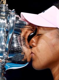 Vítězství na Australian Open znamená pro Naomi Ósakaovou nejen zisk trofeje, ale také velké peníze