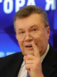 Ukrajinský prezident Viktor Janukovyč na tiskové konferenci v Moskvě v únoru 2019