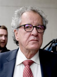 Herec Geoffrey Rush u australského nejvyššího soudu