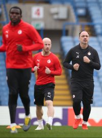 Fotbalisté Slavie při tréninku na stadionu Stamford Bridge před odvetným utkáním čtvrtfinále Evropské ligy proti Chelsea