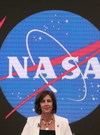 NASA na tiskové konferenci oznámila, že umožní turistům cestovat na Mezinárodní vesmírnou stanici.