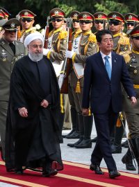 Abe přijel do Íránu ve středu jako první japonský premiér v úřadu od íránské islámské revoluce z roku 1979