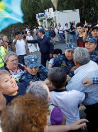 K protestům vyzval Muchtar Abljazov, někdejší kazašský bankéř a tvrdý kritik režimu, který teď žije v exilu ve Francii