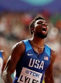 Američan Noah Lyles na loňském mistrovství světa v atletice v Dauhá