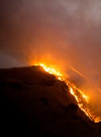 Nejvyšší stupeň varování před požáry nyní platí v mnoha částech amerického státu Kalifornie.