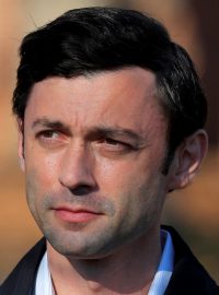 Kandidáti demokratů Raphael Warnock a Jon Ossoff