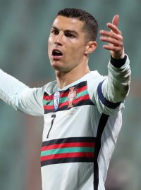 Cristiano Ronaldo v dresu Portugalska.