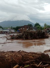 Domy zničené povodní, kterou v Indonésii vyvolal cyklon Seroja.
