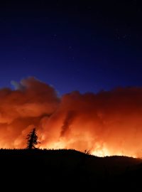 požár Caldor v Kalifornii