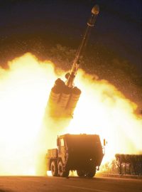 Severokorejský režim provedl další test řízené rakety dlouhého doletu