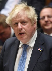 Britský premiér Boris Johnson se omluvil zákonodárcům za porušení proticovidových pravidel při jednom z večírků v Downing Street před dvěma lety