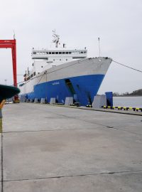 Ruský celník v přístavu ve městě Baltijsk v Kaliningradské oblasti