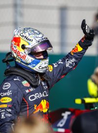 Max Verstappen ze stáje Red Bull po vítězství v kvalifikaci na Velkou cenu Rakouska