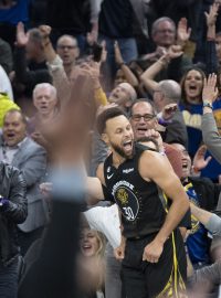 Steph Curry byl v zápase proti Clevelandu k nezastavení