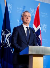 Generální tajemník Severoatlantické aliance Jens Stoltenberg na tiskové konferenci s norským premiérem Jonasem Gahr Storem, Oslo, 30. května 2023