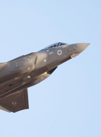 Letoun F-35 na letecké základně Hatzerim v jižním Izraeli