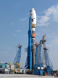 Raketa Sojuz 2 s modulem Luna 25 při přípravě na start