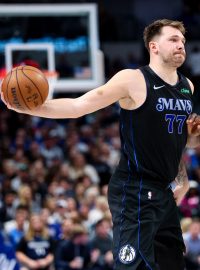 Basketbalista Luka Dončić byl hlavním strůjcem vítězství Dallasu Mavericks proti Los Angeles