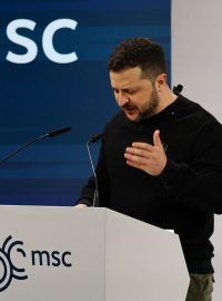 Ukrajinský prezident Volodymyr Zelenskyj mluví na Mnichovské bezpečnostní konferenci 17. února 2024