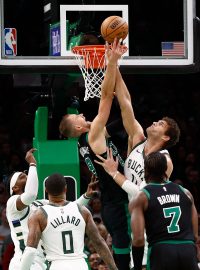 Boston Celtics porazili Milwaukee Bucks 122:119