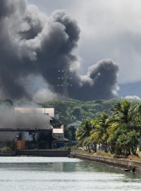 Násilné nepokoje v metropoli Noumea, Nová Kaledonie