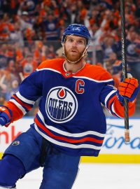 Kapitán Oilers Connor McDavid poslal svůj tým do finále