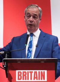 Do britského parlamentu Farage kandiduje již poosmé
