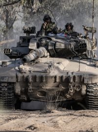 Izraelské tanky během útoku v Gaze