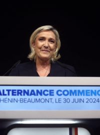 V čele krajně pravicové strany Národní sdružení stojí Marine Le Penová