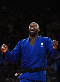 Teddy Riner na hrách v Paříži ve finále kategorie nad 100 kilogramů porazil Kim Min-čonga z Koreje a jako první judista získal čtyři zlaté olympijské medaile