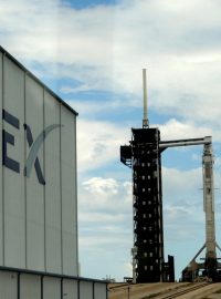 Raketa Falcon 9 společnosti SpaceX je připravena na start soukromé mise Polaris Dawn pro lety lidí do vesmíru v Kennedyho vesmírném středisku na mysu Canaveral na Floridě, USA, 26. srpna 2024