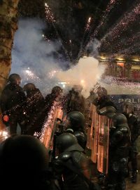 Zásah policie proti demonstrantům v Tbilisi