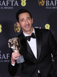 Hvězda Brutalisty Adrien Brody má BAFTA pro nejlepšího herce v hlavní roli