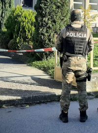 Policie vyšetřuje útok sekerou v obci Nováky na Slovensku