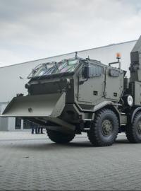 Nové vyprošťovací vozidlo pro obrněné kolové transportéry pandur pro Armádu České republiky. Je na podvozku Tatra 8x8 s nástavbou od polského výrobce PS Szczęśniak.