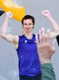 Adam Ondra na domácím Světovém poháru v boulderingu postoupil do finále