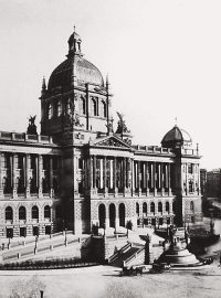 Budova Národního muzea po svém dokončení v roce 1901.