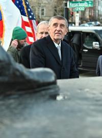 Položením věnce u památníku Tomáše Garrigua Masaryka ve Washingtonu uctil ve čtvrtek večer místního času premiér Andrej Babiš památku prvního československého prezidenta, od jehož narození ve čtvrtek uplynulo 169 let.