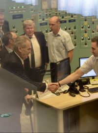 Miloš Zeman na návštěvě maďarské jaderné elektrárny