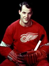 Gordie Howe v dresu Detroitu